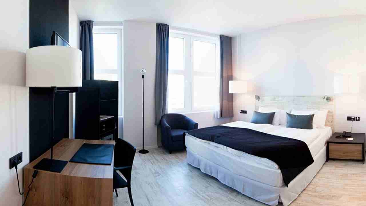 Hotel Catalonia Mitte 4*