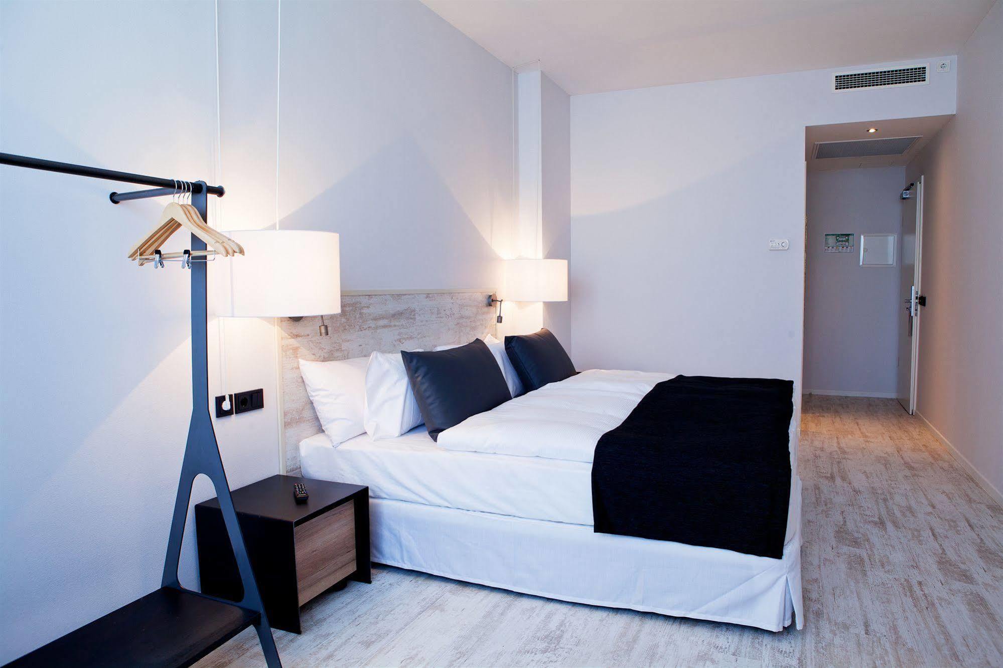 Catalonia Mitte 4*